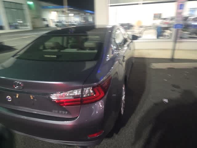 Thumbnail: 2016 Lexus ES - 13