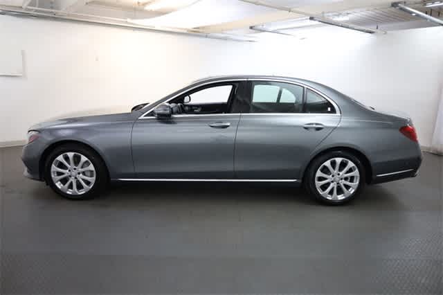 Thumbnail: 2017 Mercedes-Benz E-Class - 3