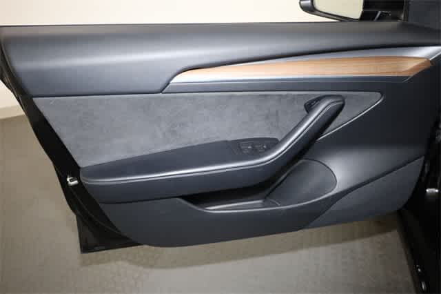 Thumbnail: 2022 Tesla Model 3 - 13