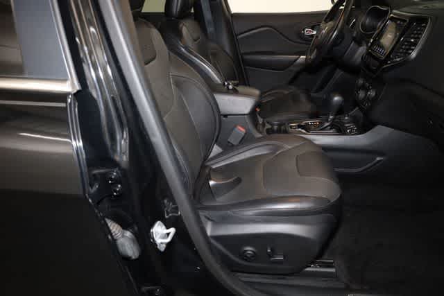 Thumbnail: 2019 Jeep Cherokee - 37