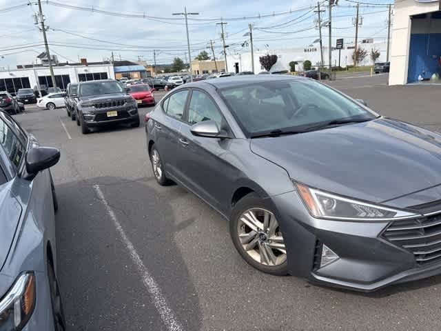 Thumbnail: 2019 Hyundai Elantra - 17