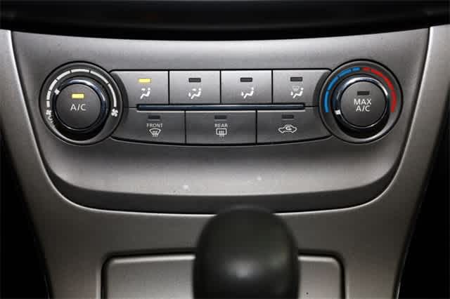 Thumbnail: 2014 Nissan Sentra - 28