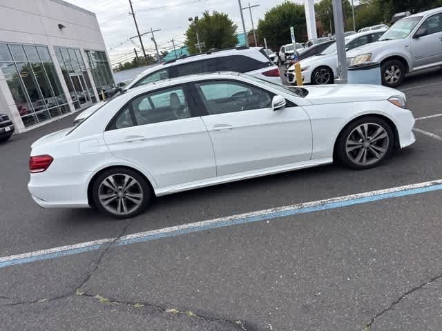 Thumbnail: 2016 Mercedes-Benz E-Class - 15