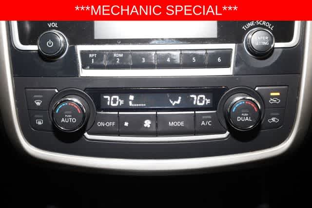 Thumbnail: 2017 Nissan Altima - 29