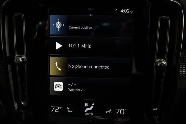 Thumbnail: 2021 Volvo XC40 - 24