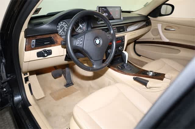 Thumbnail: 2011 BMW 3 Series - 14