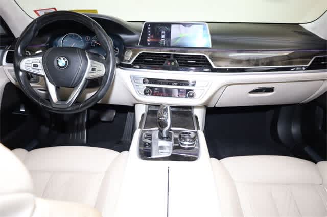 Thumbnail: 2018 BMW 7 Series - 17