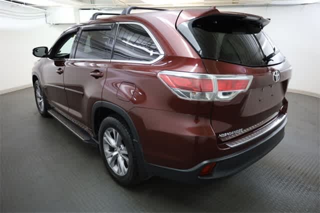 Thumbnail: 2015 Toyota Highlander - 4