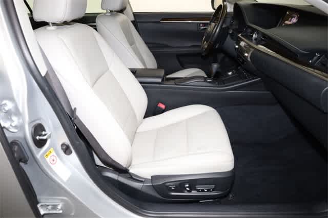 Thumbnail: 2014 Lexus ES - 20