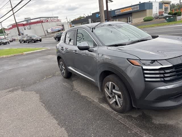 Thumbnail: 2025 Nissan Kicks - 17