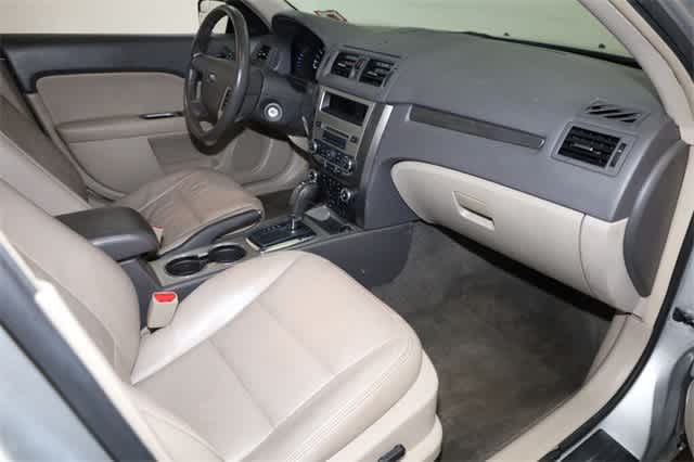 Thumbnail: 2012 Ford Fusion - 19
