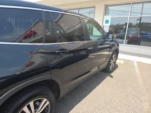 Thumbnail: 2017 Honda Pilot - 13