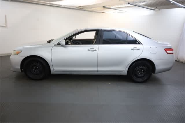 2010 Toyota Camry LE 3