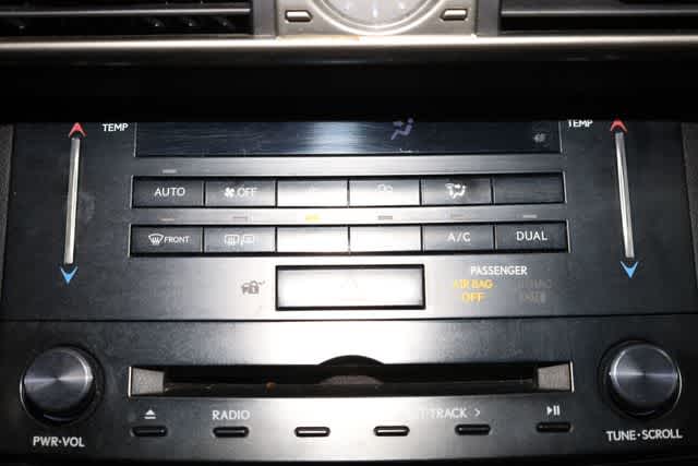 Thumbnail: 2014 Lexus IS - 30