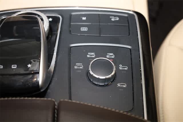 Thumbnail: 2016 Mercedes-Benz GLE - 35