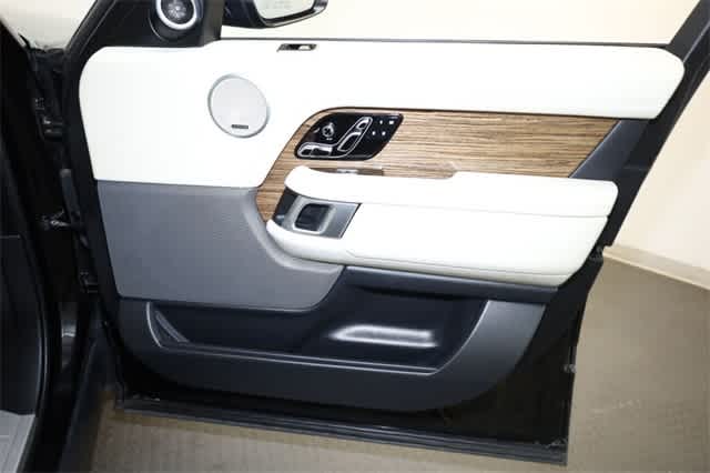 Thumbnail: 2019 Land Rover Range Rover - 22