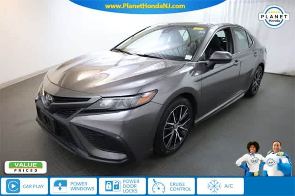 Used 2021 Toyota Camry SE Sedan