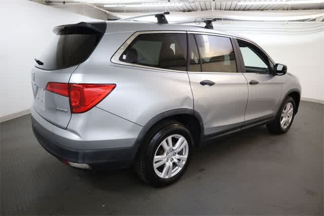 Thumbnail: 2016 Honda Pilot - 8