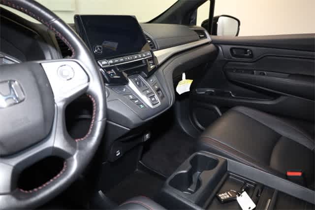 Thumbnail: 2023 Honda Odyssey - 24