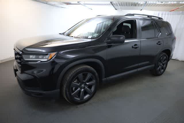 Thumbnail: 2023 Honda Pilot - 2