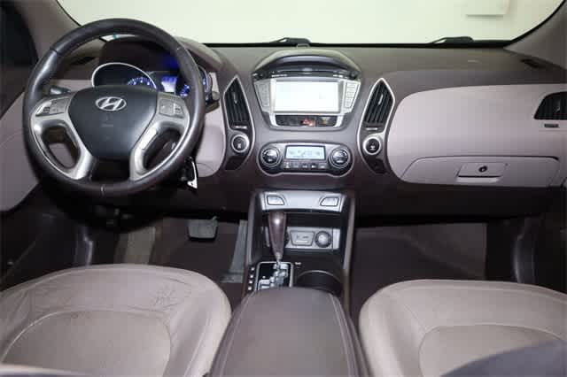 Thumbnail: 2011 Hyundai Tucson - 17