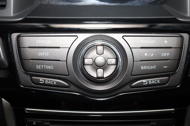 Thumbnail: 2015 Nissan Pathfinder - 25
