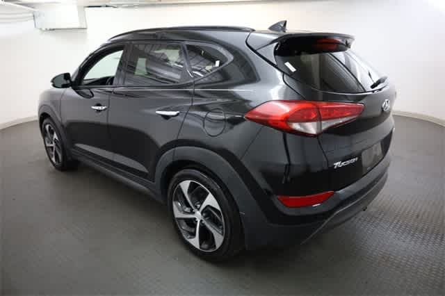 Thumbnail: 2016 Hyundai Tucson - 4