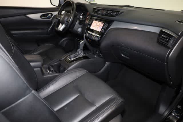 Thumbnail: 2020 Nissan Rogue Sport - 36