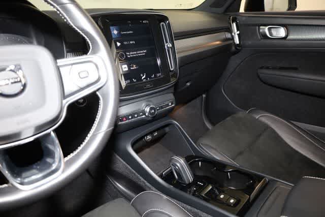 Thumbnail: 2021 Volvo XC40 - 16