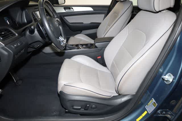Thumbnail: 2015 Hyundai Sonata - 15