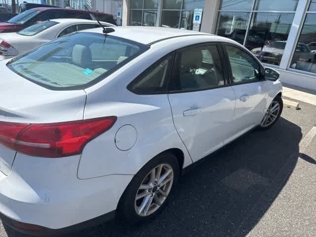 Thumbnail: 2015 Ford Focus - 7