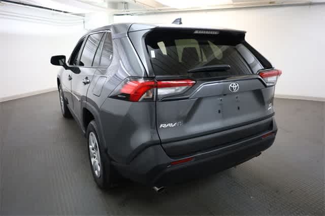 Thumbnail: 2022 Toyota RAV4 - 5