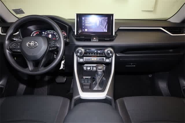 2023 Toyota RAV4 LE 17