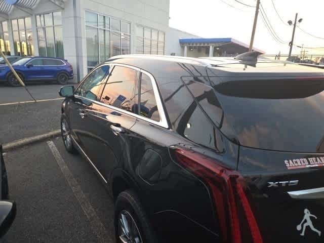Thumbnail: 2022 Cadillac XT5 - 8