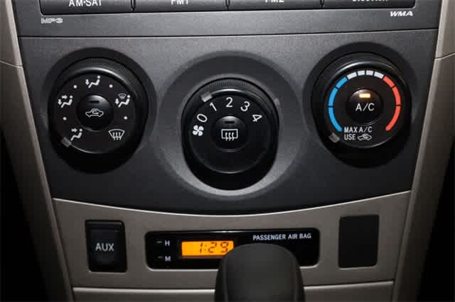 Thumbnail: 2010 Toyota Corolla - 26