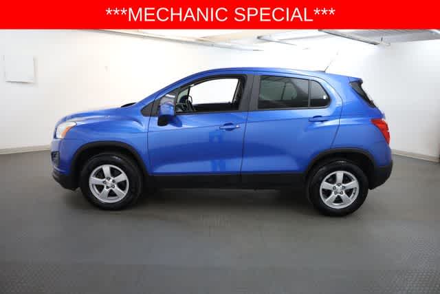 Thumbnail: 2016 Chevrolet Trax - 3