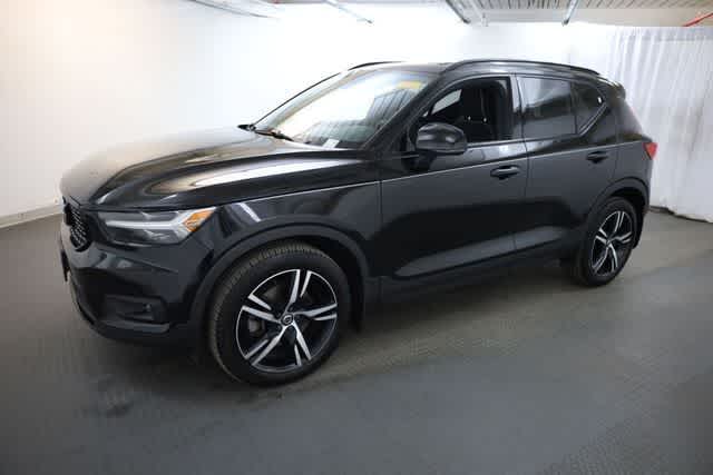 Thumbnail: 2021 Volvo XC40 - 2
