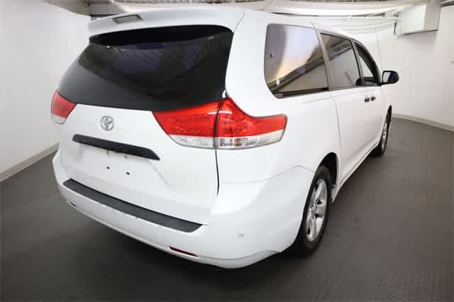 Thumbnail: 2011 Toyota Sienna - 7
