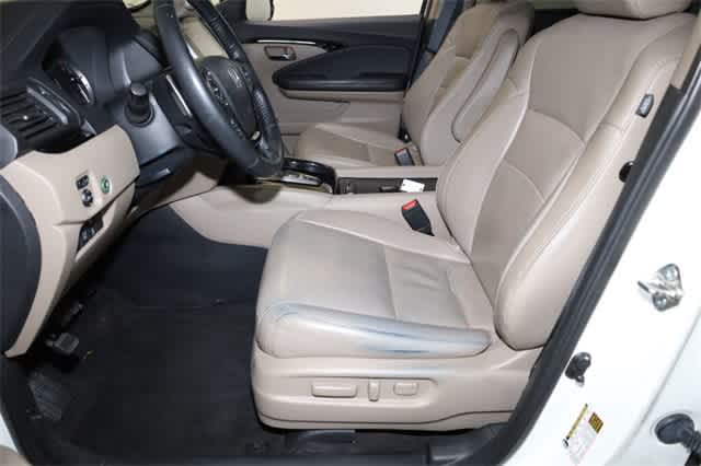 Thumbnail: 2017 Honda Pilot - 15