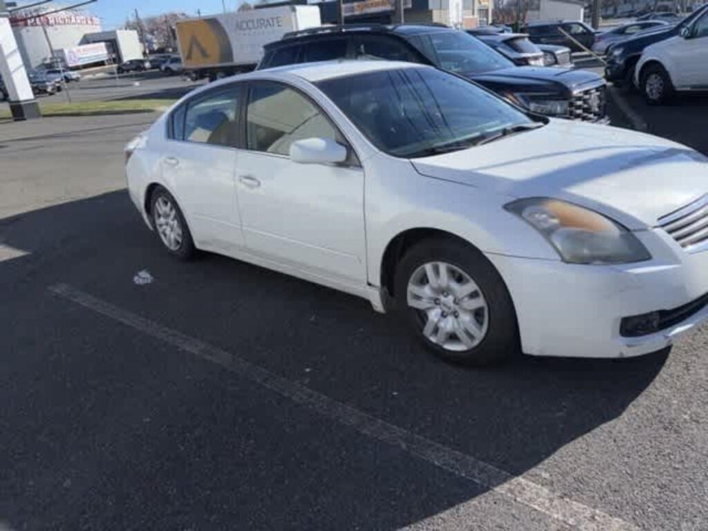 Used 2009 Nissan Altima 2.5 S Sedan