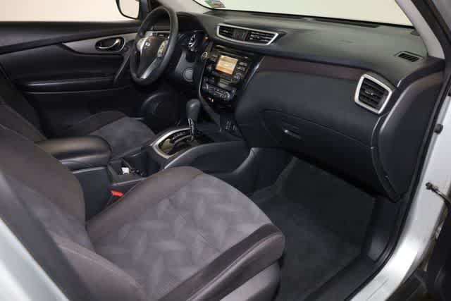 Thumbnail: 2016 Nissan Rogue - 32