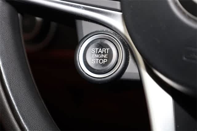 Thumbnail: 2019 Alfa Romeo Giulia - 32