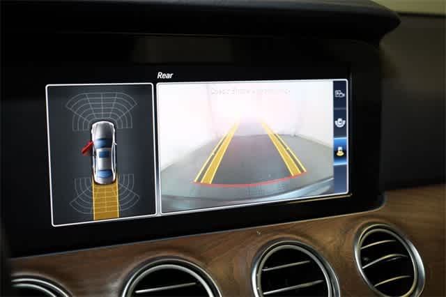 Thumbnail: 2017 Mercedes-Benz E-Class - 24