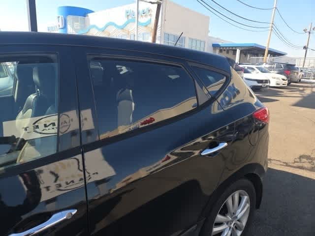 Thumbnail: 2011 Hyundai Tucson - 3