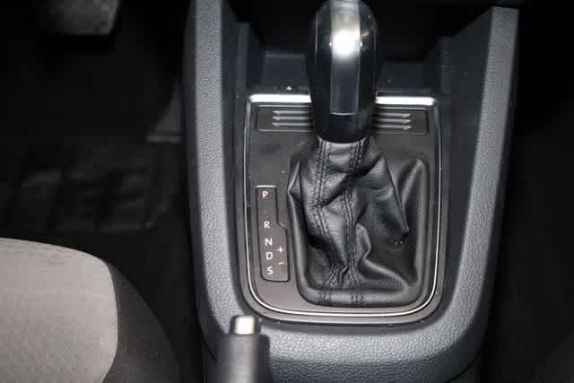 Thumbnail: 2017 Volkswagen Jetta - 29