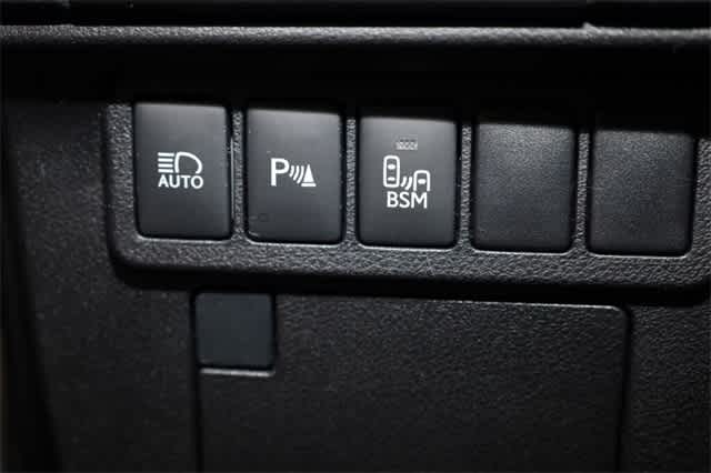 Thumbnail: 2016 Lexus ES - 27