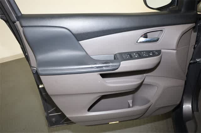 2015 Honda Odyssey EX 13