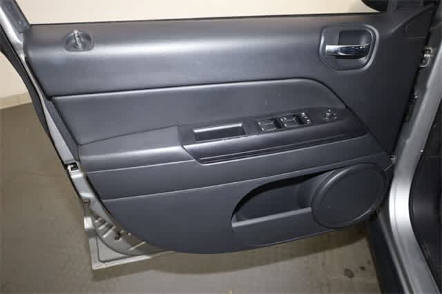 Thumbnail: 2015 Jeep Compass - 13