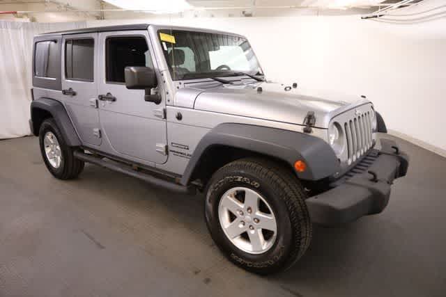 Thumbnail: 2015 Jeep Wrangler - 10