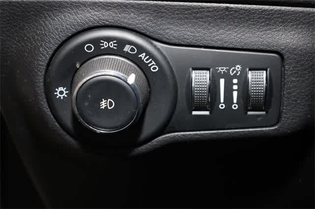 Thumbnail: 2018 Jeep Compass - 26